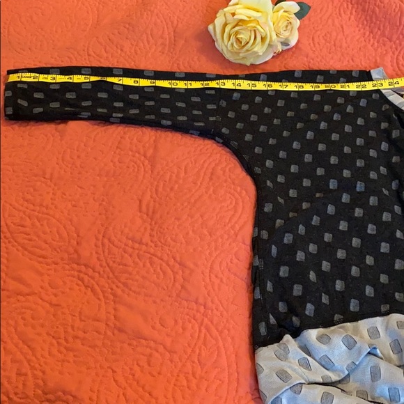 🤍COTTON INNOVATION🖤 High Low Checkered-like Top - Picture 6 of 8